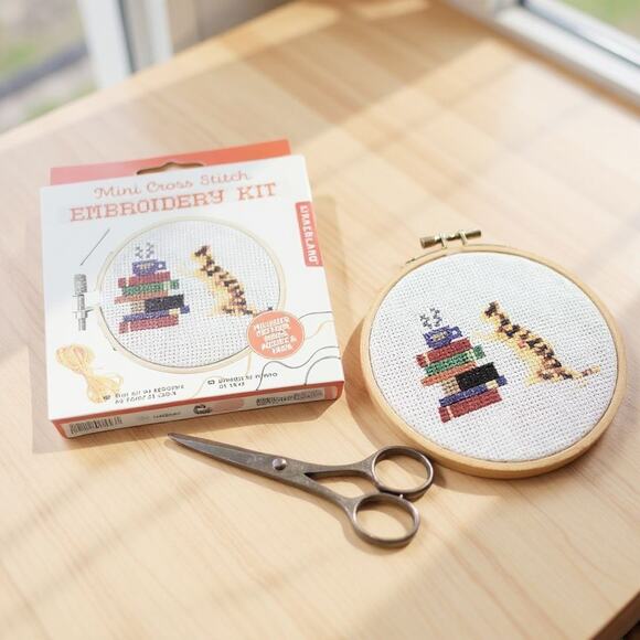 Kikkerland Mini Cross Stitch Cat and Books Mini Cross Stitch Embroidery NEW - Picture 1 of 3